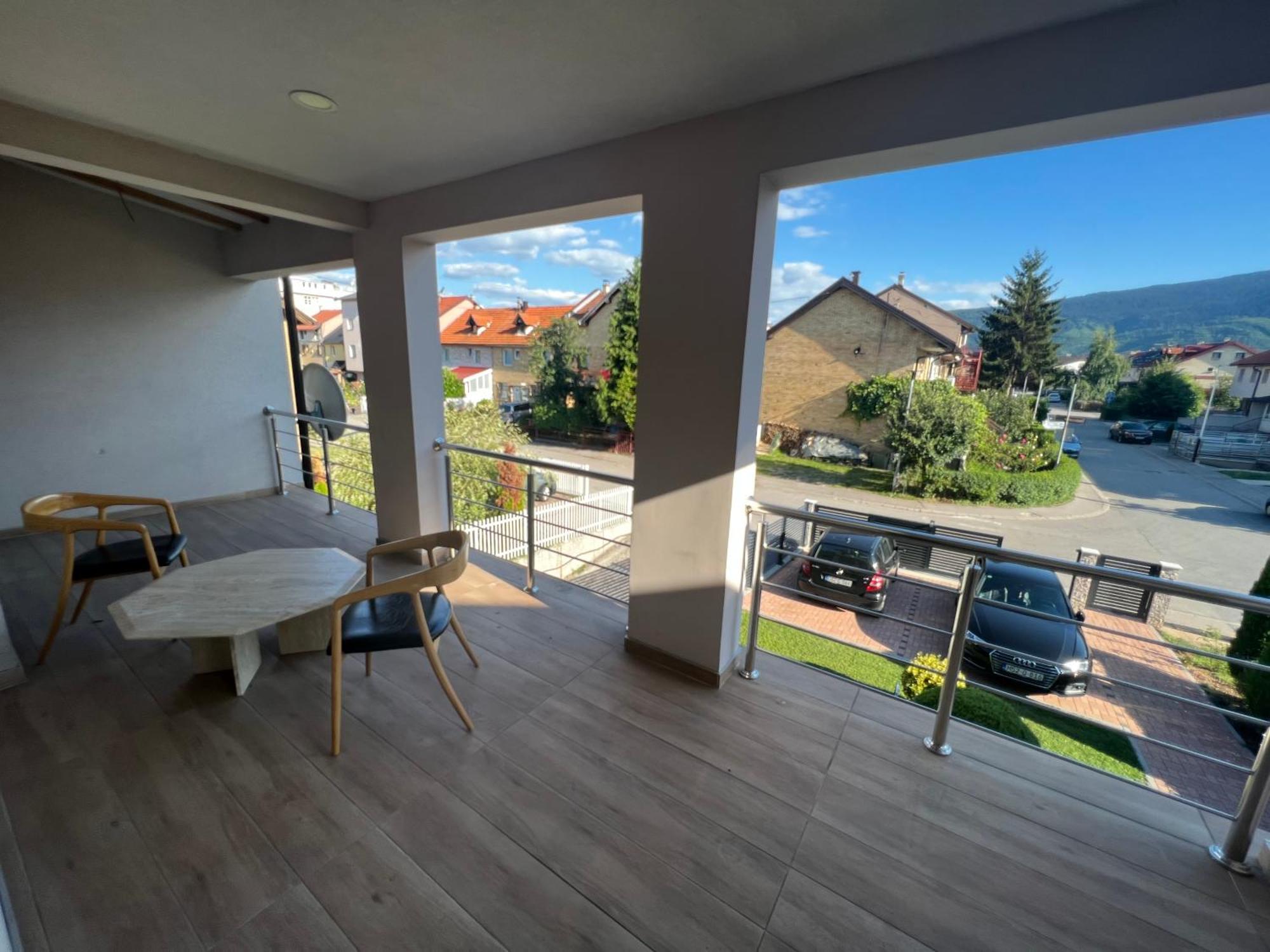 Emina Villa